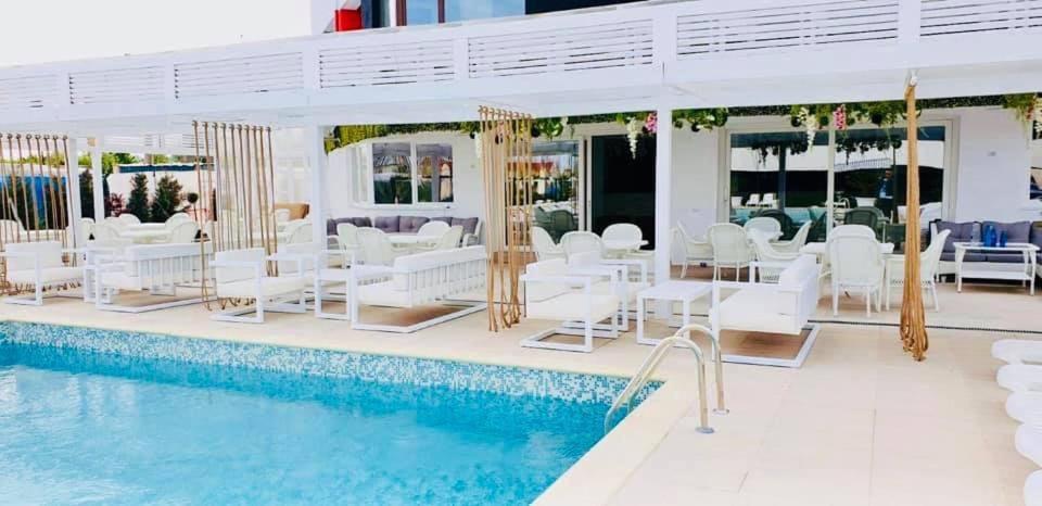 Năvodari Unique Residence Apartament מראה חיצוני תמונה
